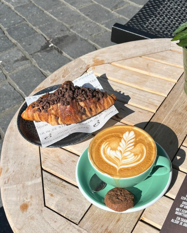 Koffie met croissant