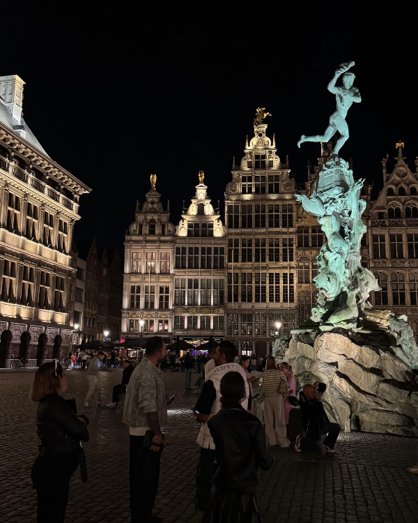 Antwerpen bij nacht